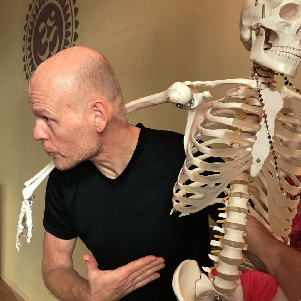 Dipl. Sportwiss. Thomas Bessel, experte für therapeutisches Yoga und "asanatomie"