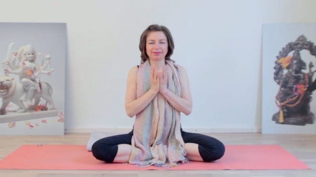 Hormonyoga Workshop für Yogalehrer*innen mit Sharada Devi