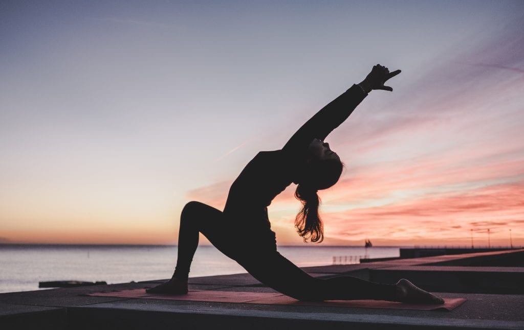 Yoga feuert Deinen Core